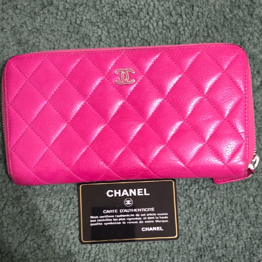 CHANEL Quilted Zip-Around Wallet - Hot Pink
